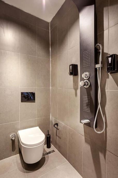 Origine Rentals Z2 3Br/2Ba, Lalely/Aksaray Istanbul Exterior photo